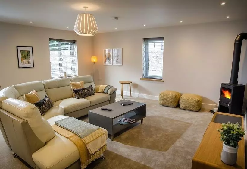 Kirkby Lonsdale Cottages, Ingleborough House