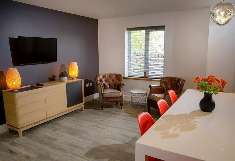 Kirkby Lonsdale Cottages, Ingleborough House