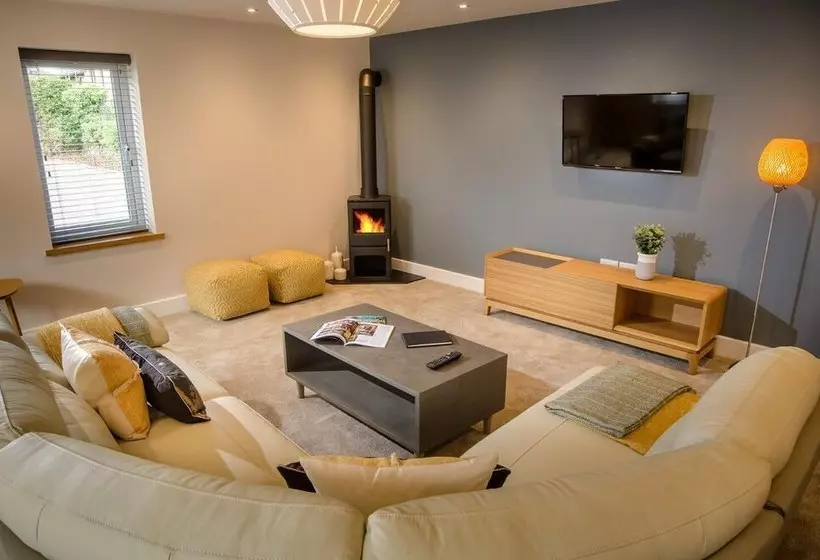 Kirkby Lonsdale Cottages, Ingleborough House