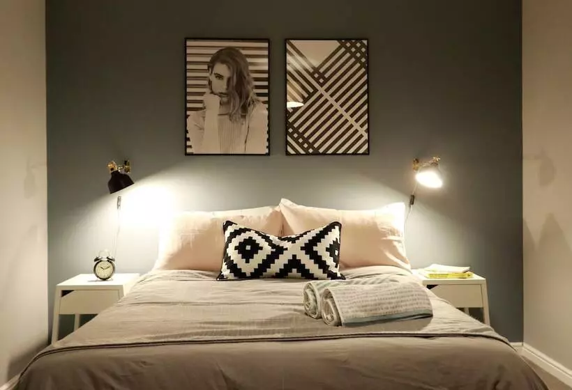 Spacious Townhouse   Netflix & Parking