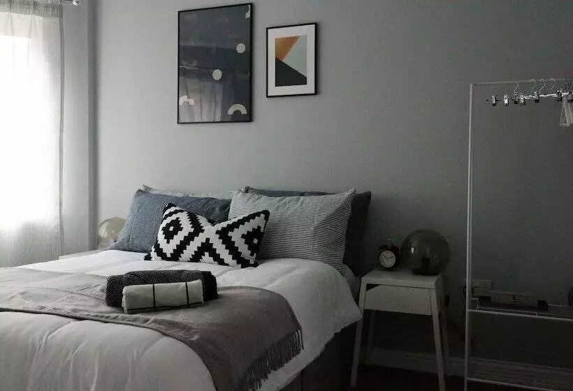 Spacious Townhouse   Netflix & Parking