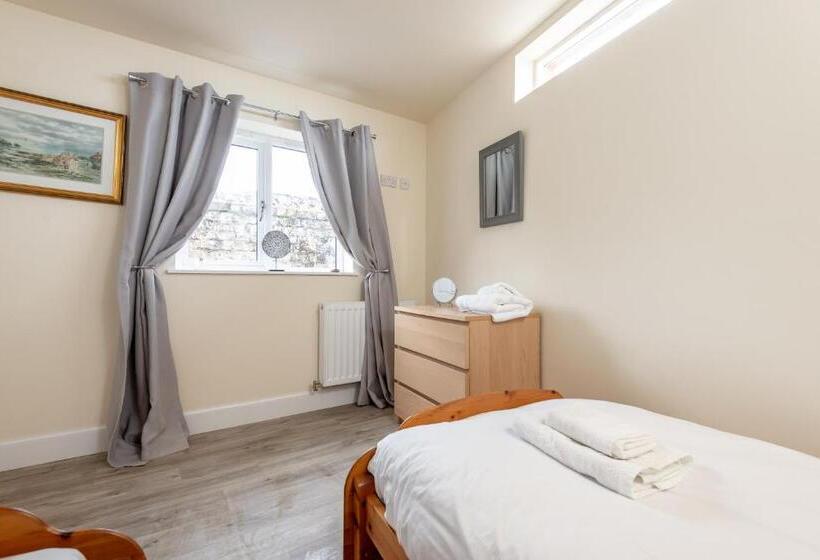 Stunning Shore Front House In Historic Cellardyke