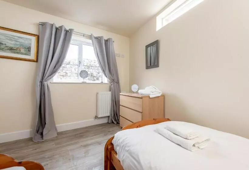 Stunning Shore Front House In Historic Cellardyke