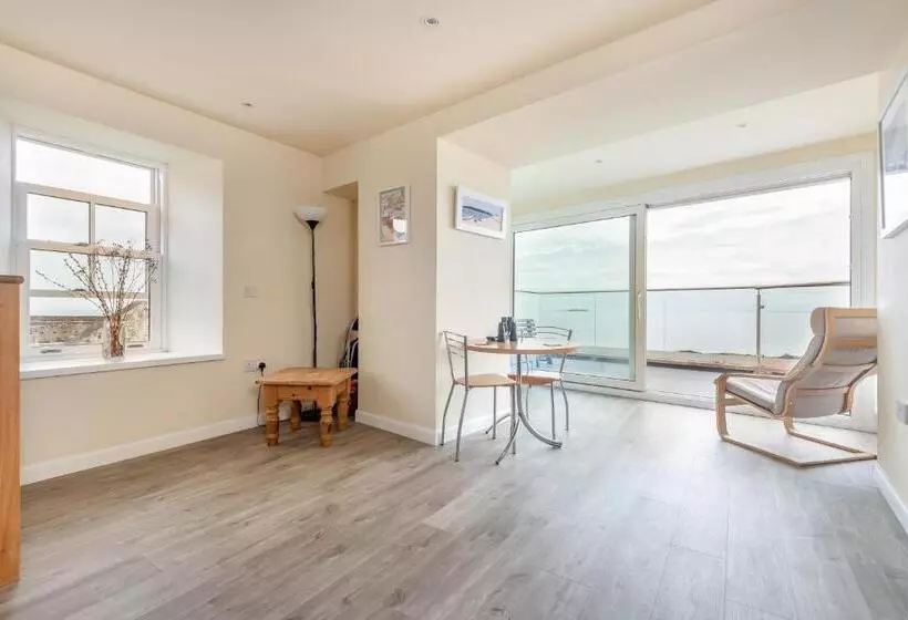 Stunning Shore Front House In Historic Cellardyke