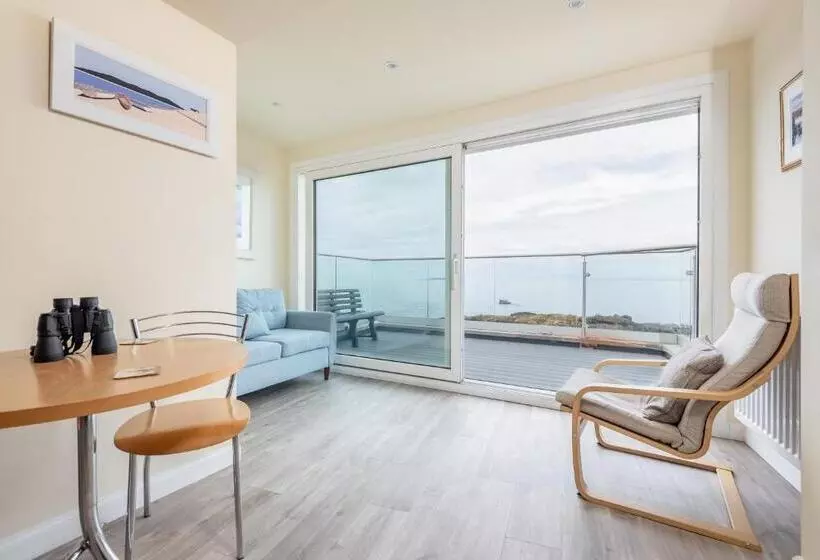 Stunning Shore Front House In Historic Cellardyke