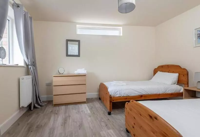 Stunning Shore Front House In Historic Cellardyke