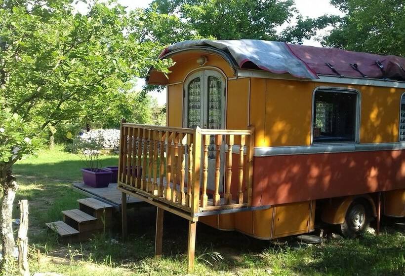 בית מלון כפרי Roulotte Arthus