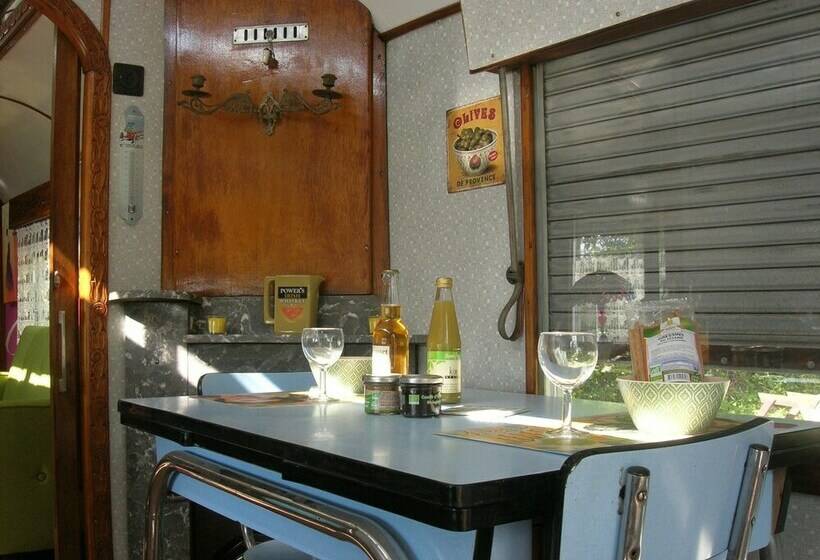 בית מלון כפרי Roulotte Arthus