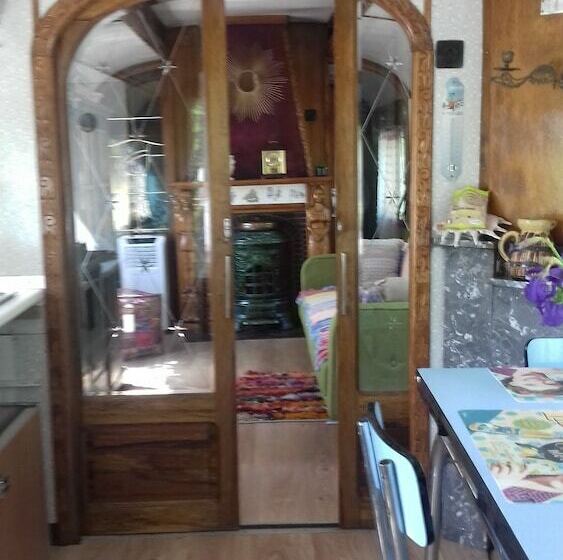 בית מלון כפרי Roulotte Arthus