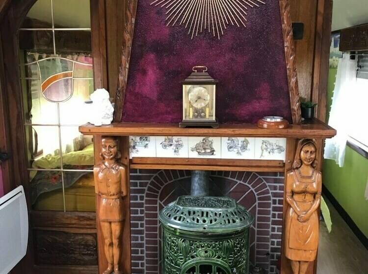 בית מלון כפרי Roulotte Arthus