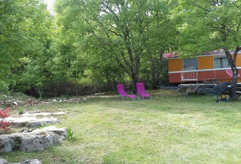 בית מלון כפרי Roulotte Arthus