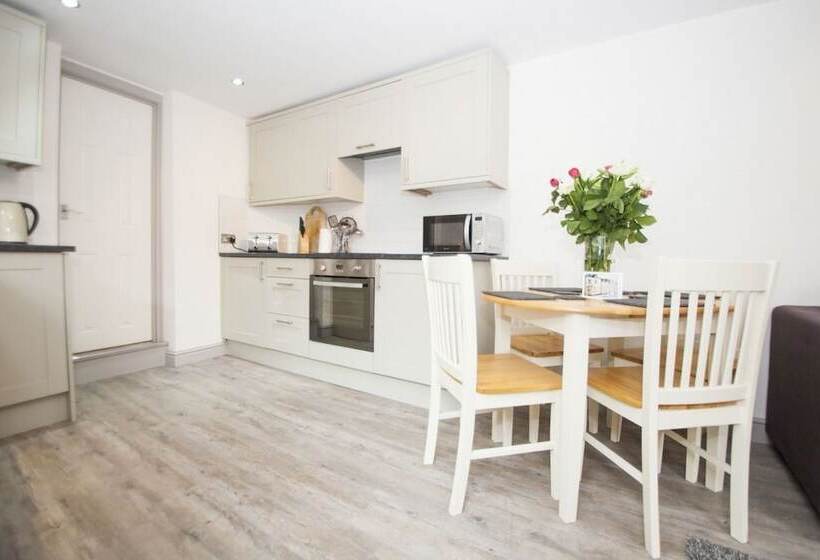 Padstow Breaks   Malt Cottage