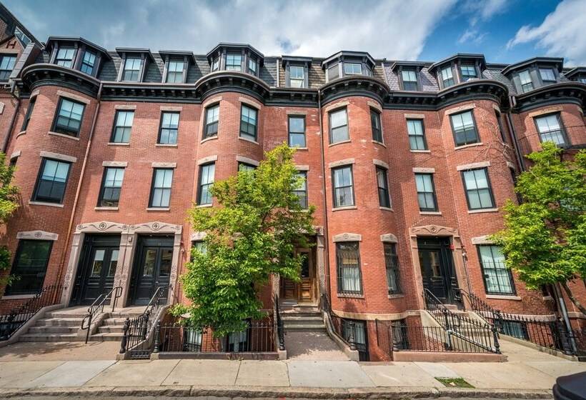 Pelicanstay In Boston Bay Village