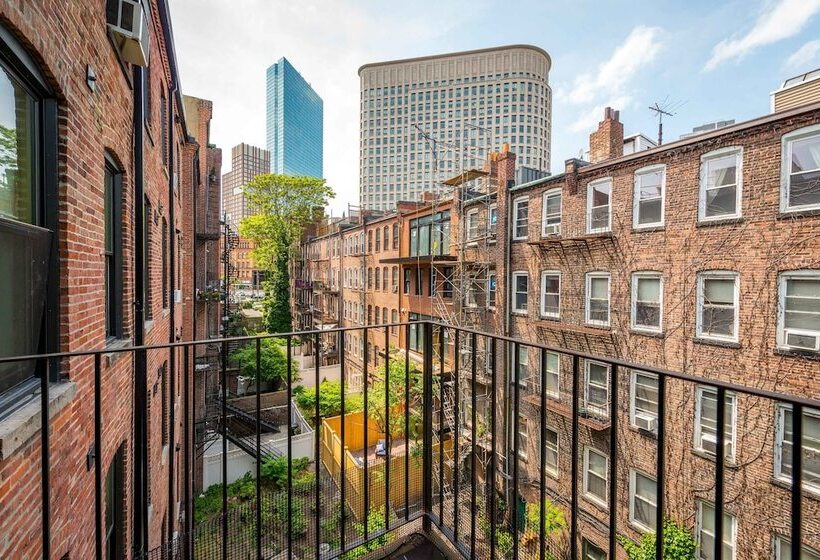 Pelicanstay In Boston Bay Village