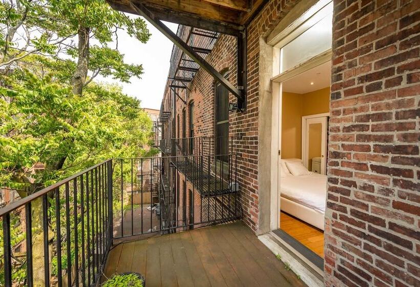 Pelicanstay In Boston Bay Village