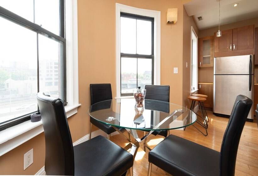 Pelicanstay In Boston Bay Village