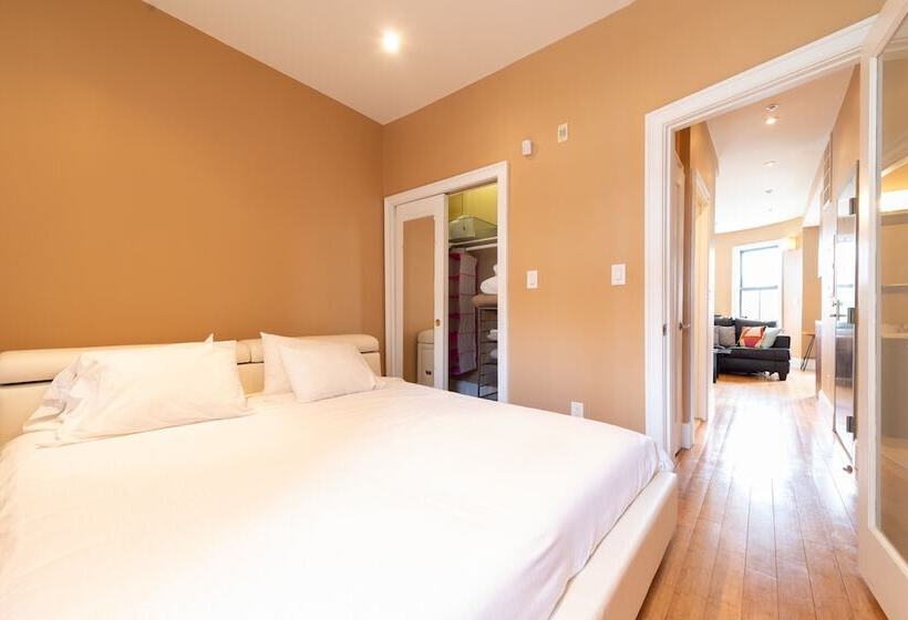 Pelicanstay In Boston Bay Village