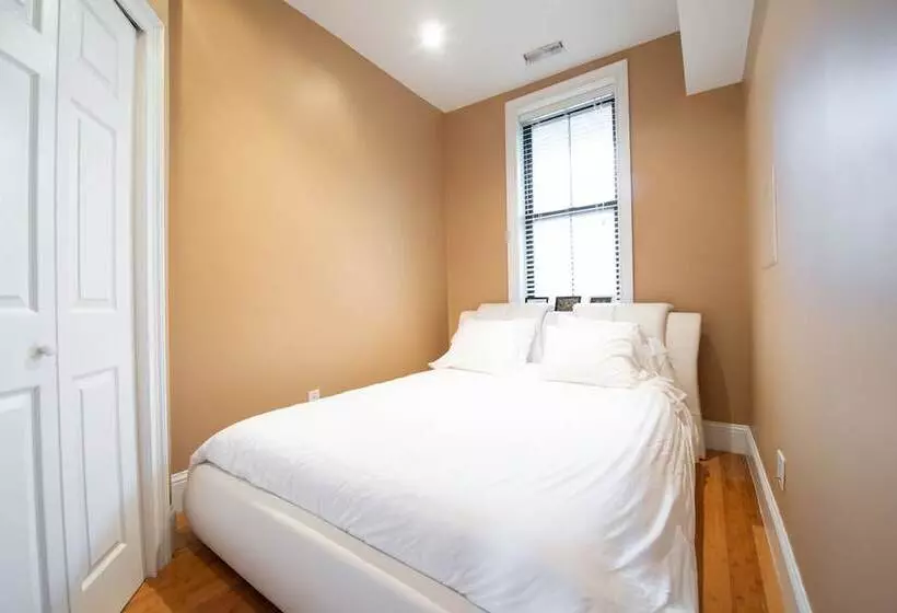 Pelicanstay In Boston Bay Village