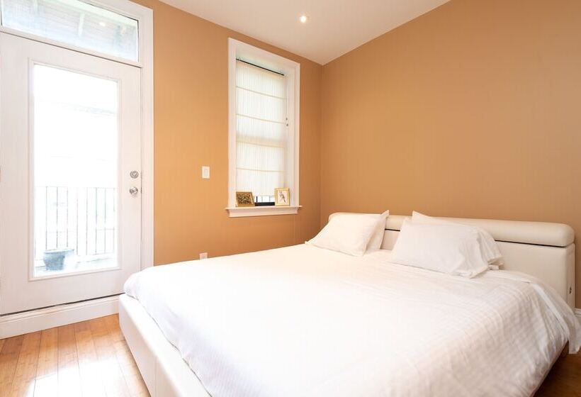 Pelicanstay In Boston Bay Village