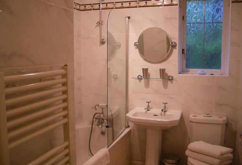 بنسيون Heathfield Place