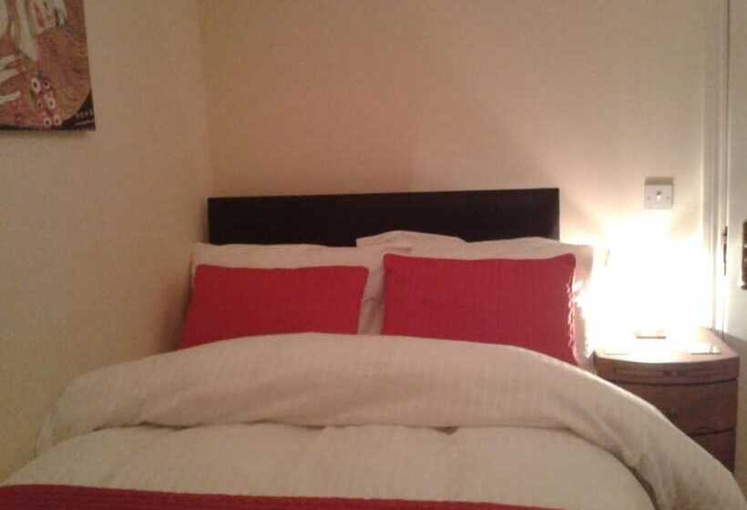 بنسيون Heathfield Place