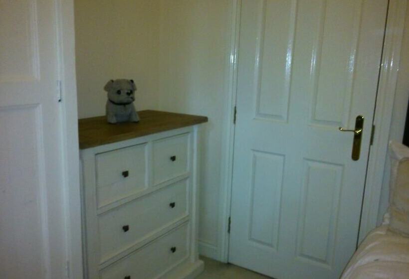 بنسيون Heathfield Place