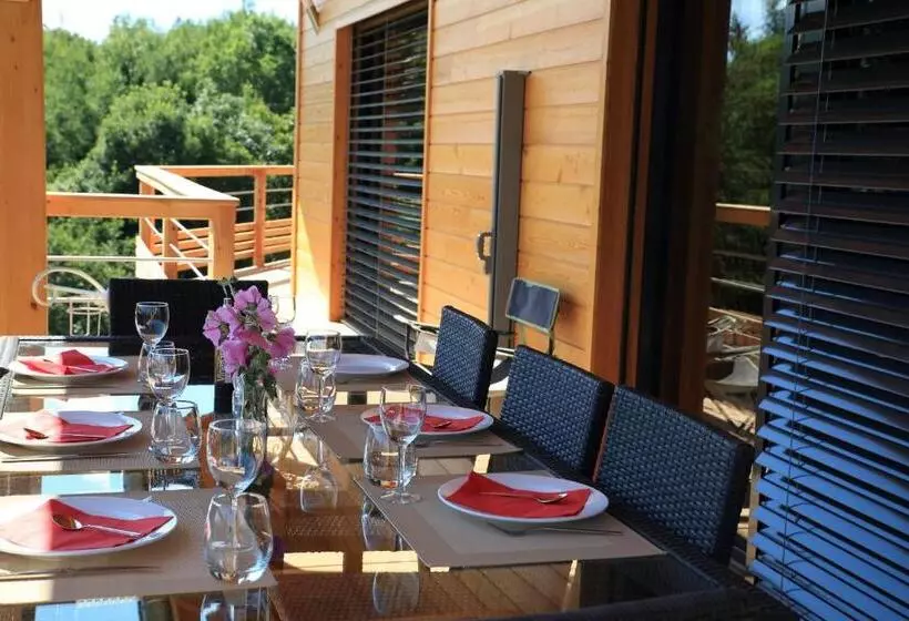 Aamiaismajoitus (B&B) Au Chant Du Riou