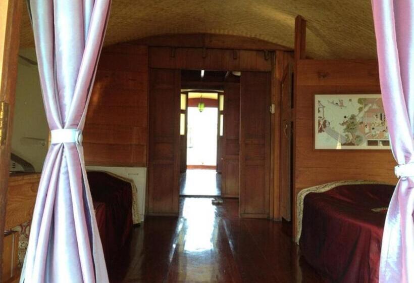 ホテル Ayothaya Riverside House