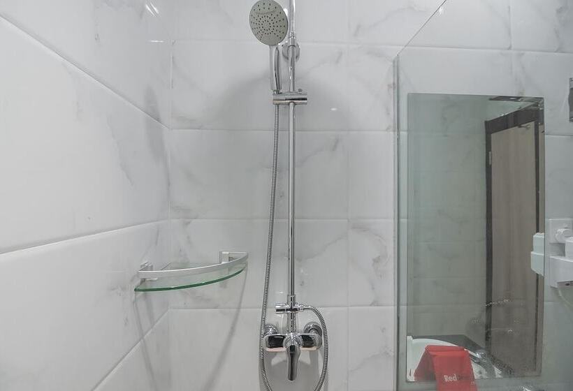 호텔 Reddoorz Premium Near Grand Batam Mall