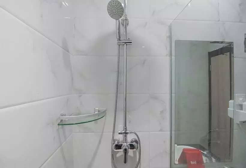 ホテル Reddoorz Premium Near Grand Batam Mall