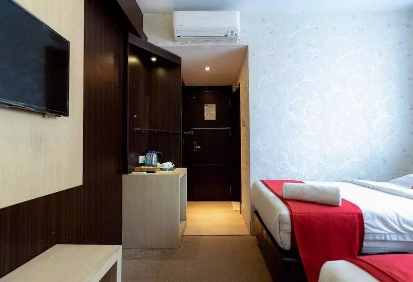 ホテル Reddoorz Premium Near Grand Batam Mall