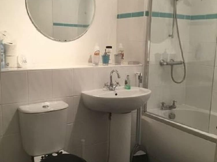 پانسیون Broadstone House Near Glasgow Airport