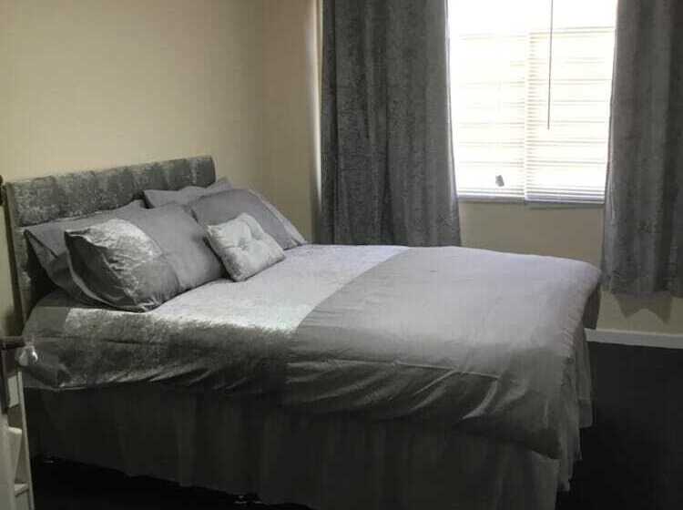 پانسیون Broadstone House Near Glasgow Airport