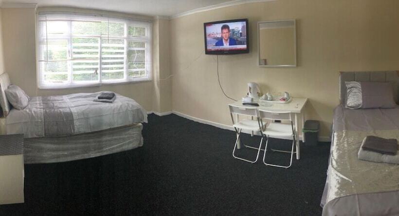 پانسیون Broadstone House Near Glasgow Airport