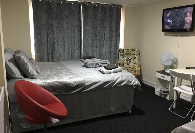 پانسیون Broadstone House Near Glasgow Airport