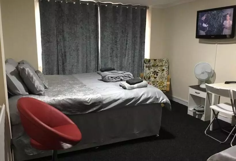 پانسیون Broadstone House Near Glasgow Airport
