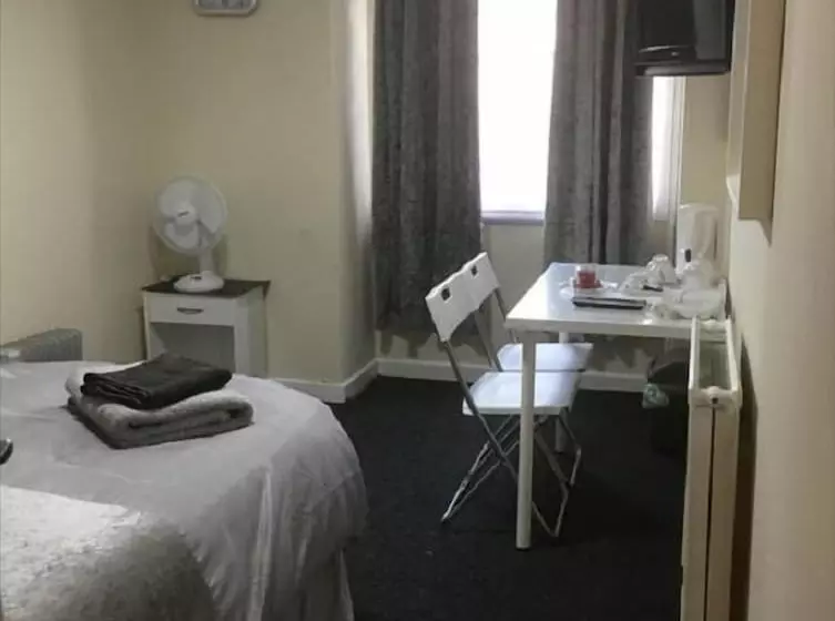 پانسیون Broadstone House Near Glasgow Airport