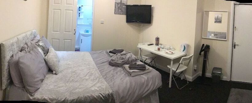 پانسیون Broadstone House Near Glasgow Airport