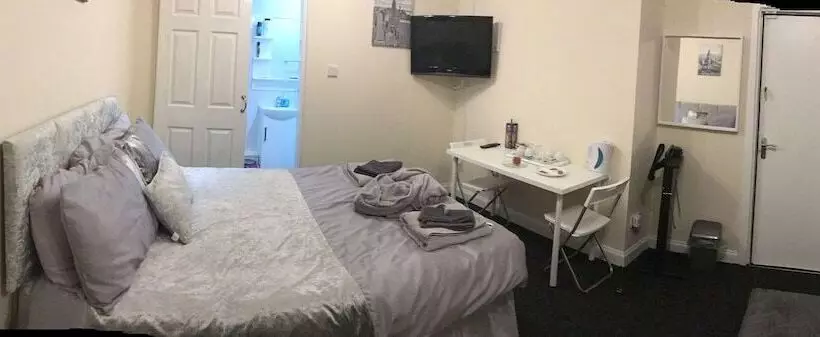 پانسیون Broadstone House Near Glasgow Airport