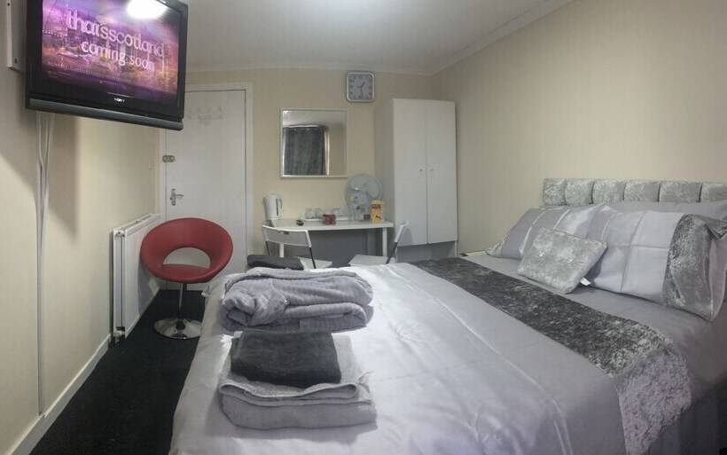 پانسیون Broadstone House Near Glasgow Airport