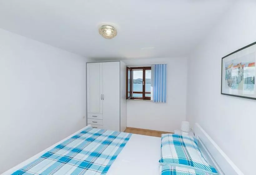 Apartment Island Dream