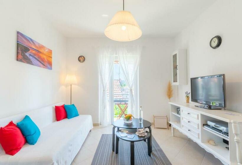 Seaview Apartment Toni