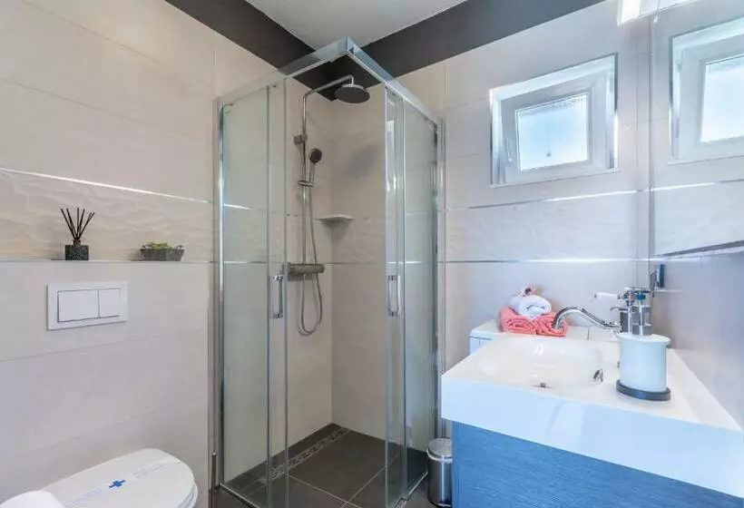 Seaview Apartment Toni