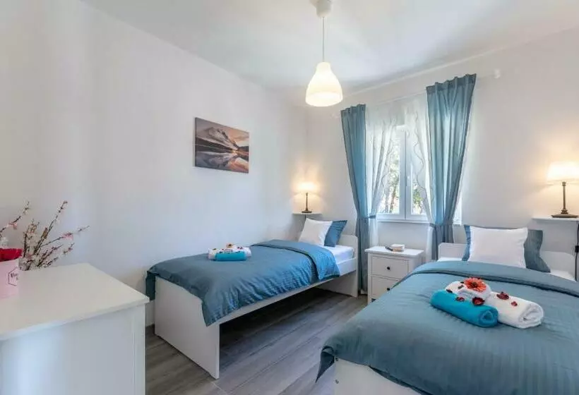 Seaview Apartment Toni