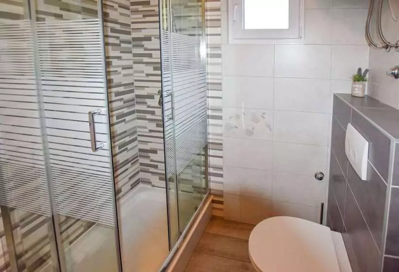 Apartments And Room Danijel