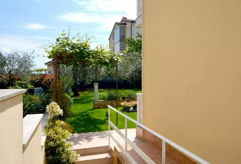 Apartments Ederina