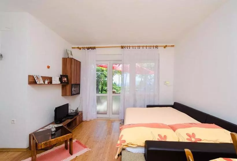 Apartments Jadrana