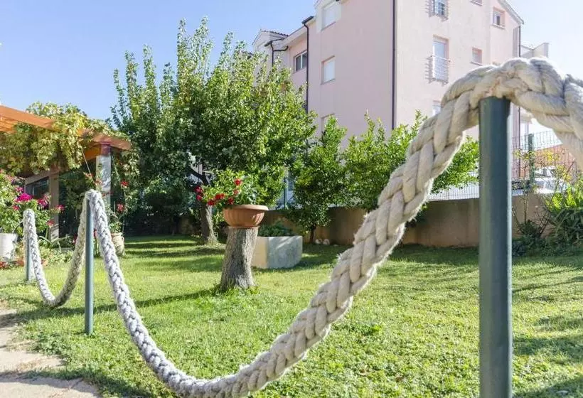 Apartments Sweet Garden