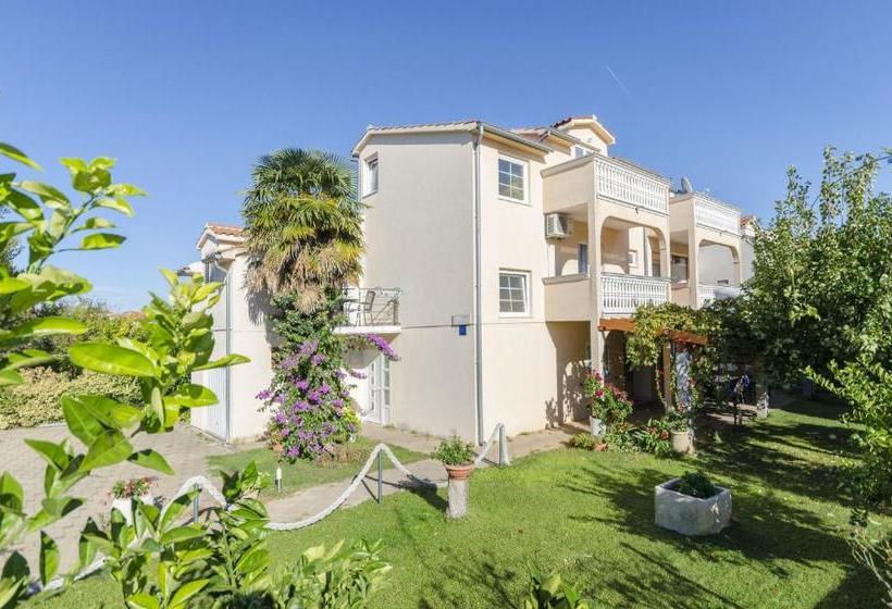 Apartments Sweet Garden