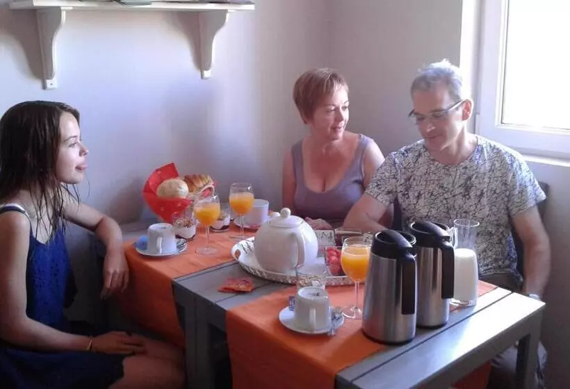 Guest House Antero De Quental